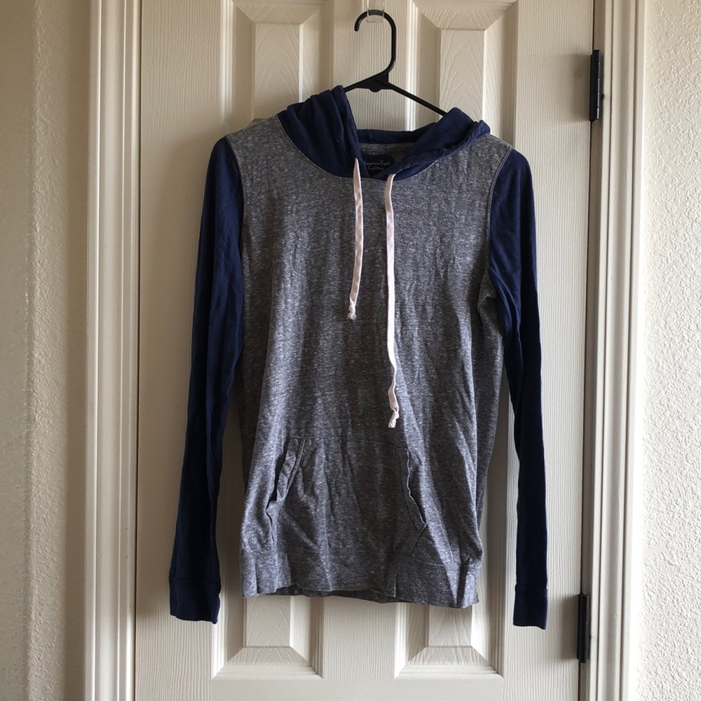 American Eagle Outfitters Thin Sweatshirt